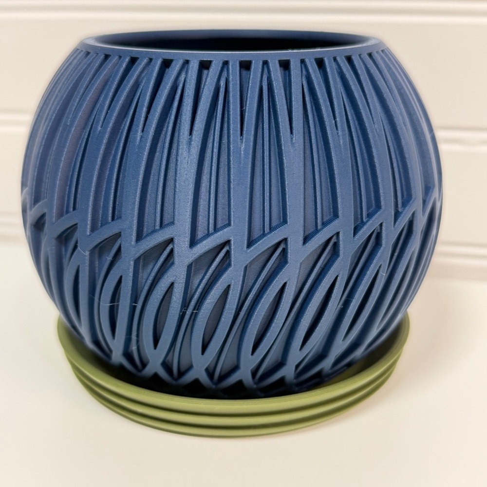 The Zyra Planter, Indoor Flower Pot, Tabletop Planter, Ribbed Lattice Pattern - Picture 7 of 12